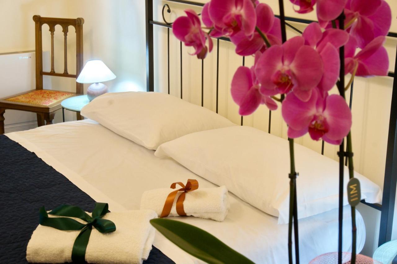 Bed and Breakfast Domus Aurea Montalbano Elicona Exterior foto