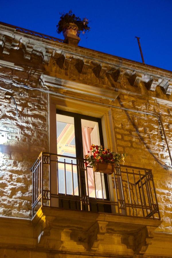 Bed and Breakfast Domus Aurea Montalbano Elicona Exterior foto