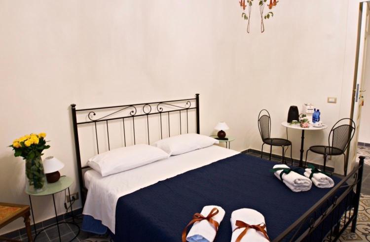 Bed and Breakfast Domus Aurea Montalbano Elicona Exterior foto